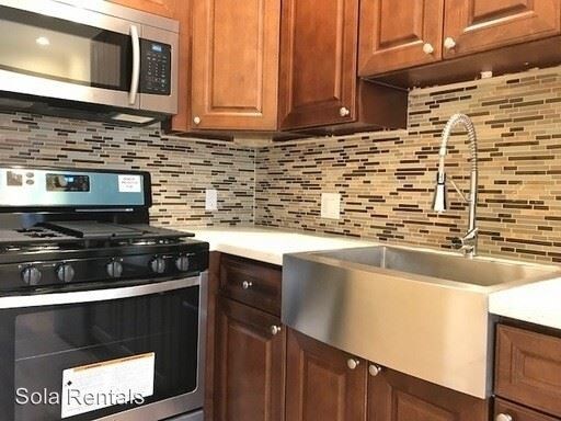 Foto principal - 240 E 60th St