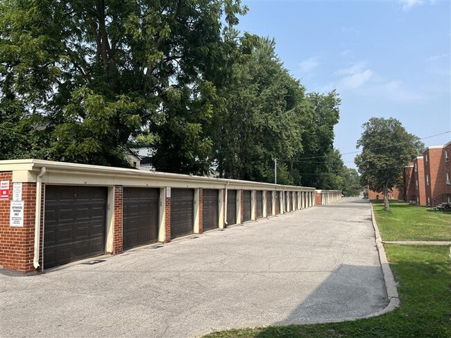 Building Photo - Oakburn Apartments