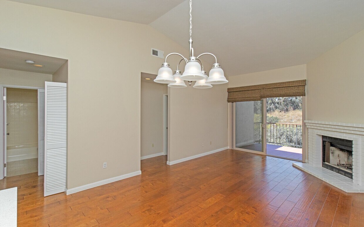 Primary Photo - Beautiful 2 Bedroom Carlsbad Condo!