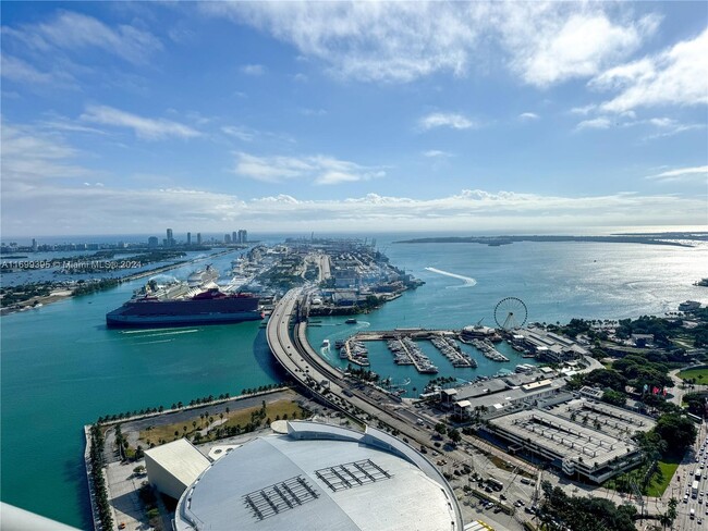 Foto del edificio - 888 Biscayne Blvd