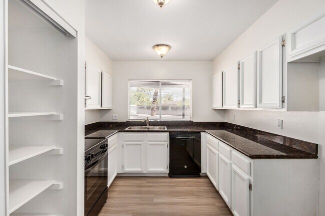 Foto del edificio - Huge North Scottsdale Home on 1/2 acre