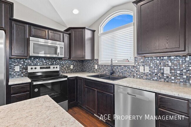 Foto del edificio - 1213 Fairbanks Dr