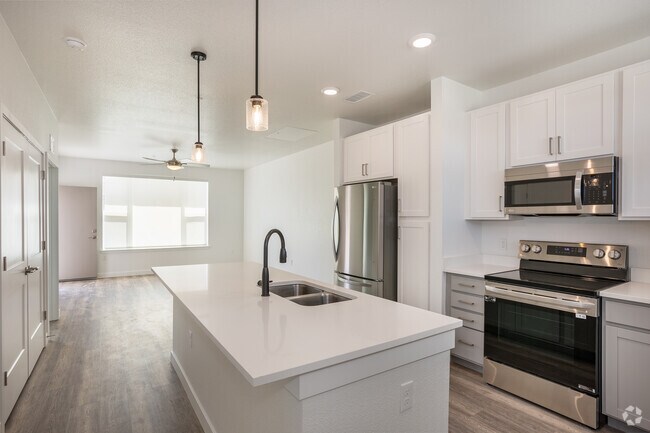 2HAB, 2BA - 1,020 pies cuadrados - Cocina/Sala de estar - Pine Ridge Crossings