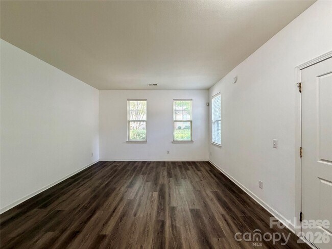 Building Photo - 10968 Princeton Village Dr