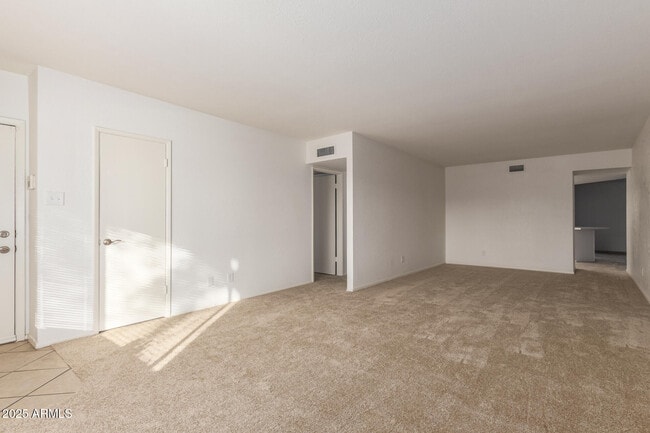 Foto del edificio - 2128 E Villa Ct