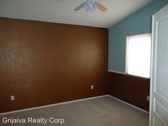 Building Photo - 2375 W Tyler River Dr