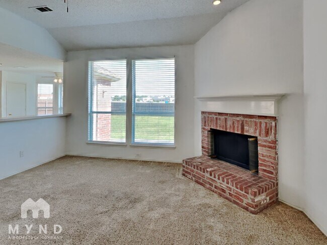 Building Photo - 205 Cloudcroft Dr