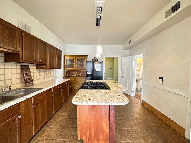 Foto del edificio - 1456 W Augusta Blvd