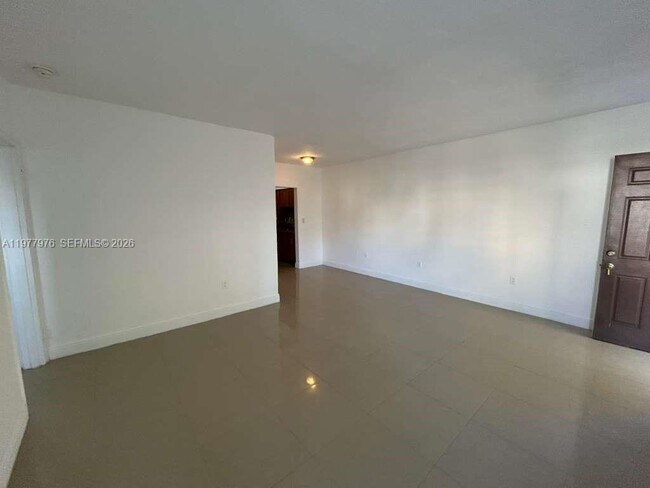 Building Photo - 8321 Crespi Blvd