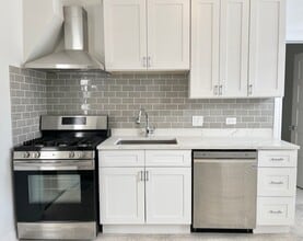 Building Photo - 1629 N Claremont Ave