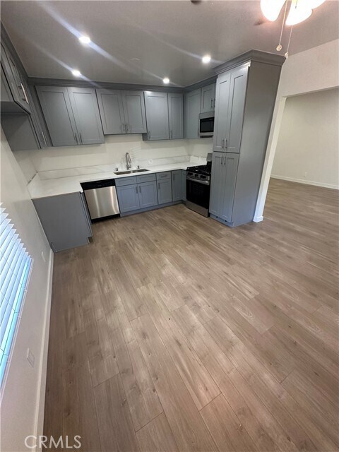 Foto del edificio - 14413 Califa St