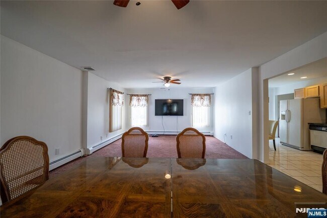 Building Photo - 65 2nd St