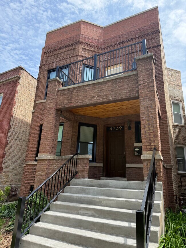 Building Photo - 4739 N Albany Ave