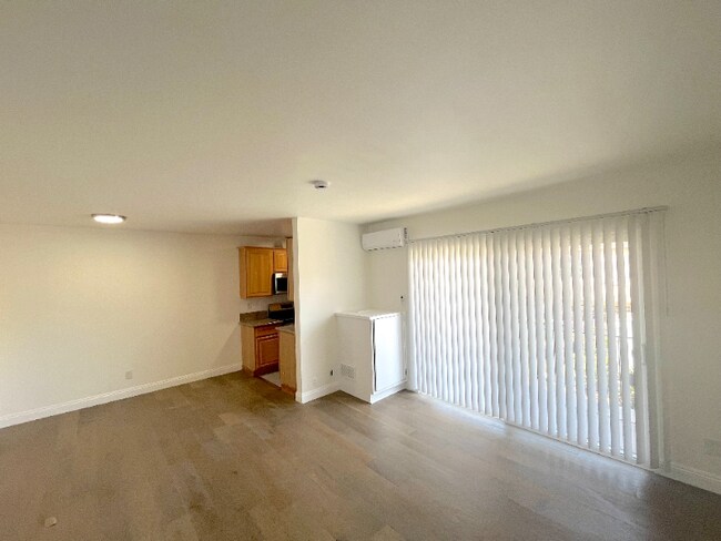 Foto del edificio - 10753 Palms Blvd