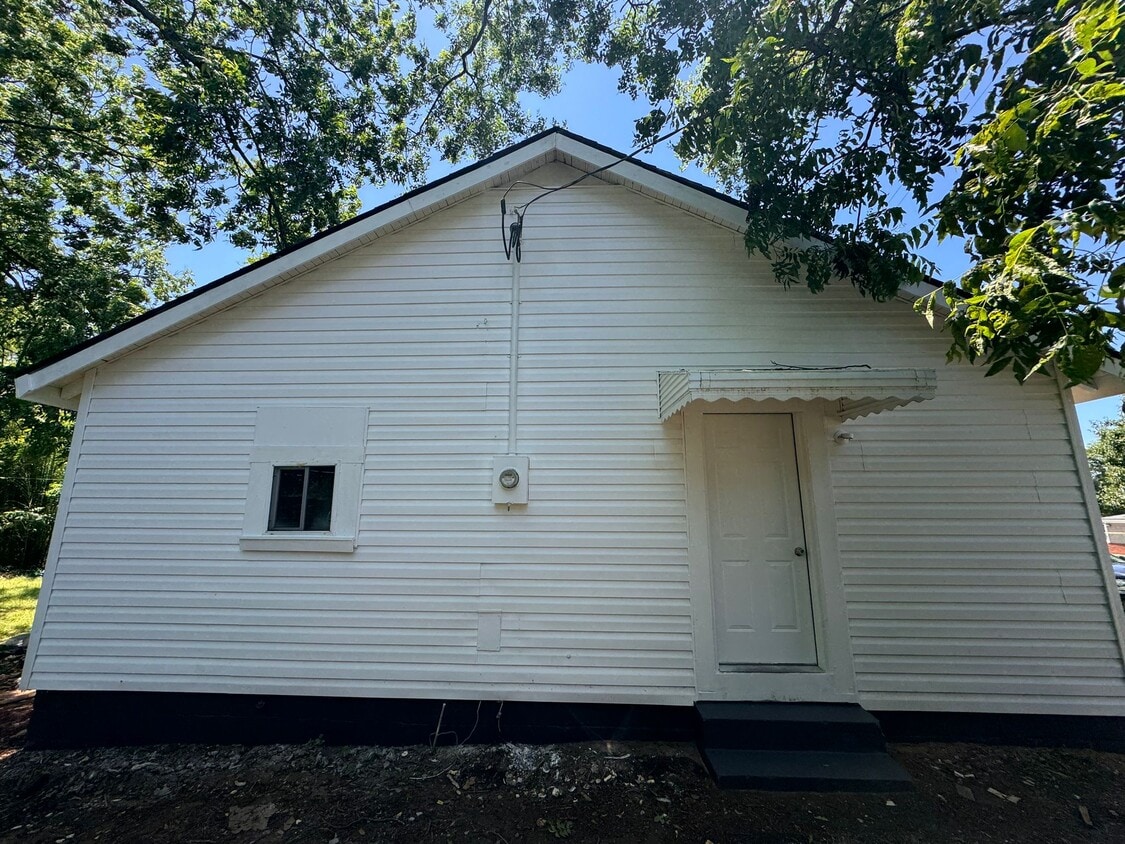 Building Photo - 1107 Myrtle St SW