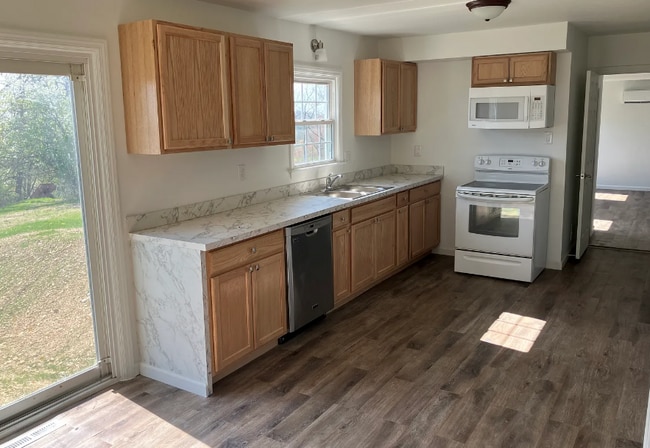 Building Photo - 467 Conrad Dr