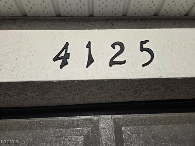 Building Photo - 4125 NE 15th Pl