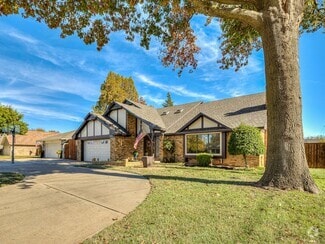 Building Photo - 3100 N Eagle Ln