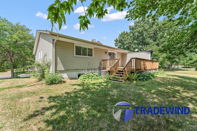 Building Photo - 7328 Rosewood Ln N