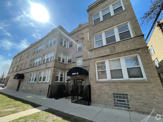 Building Photo - 1940 W Lawrence Ave