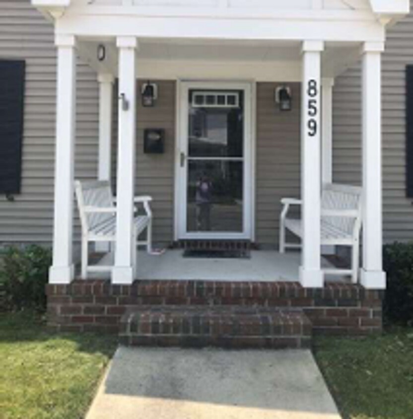 Primary Photo - Spacious Four Bedroom Available July 3