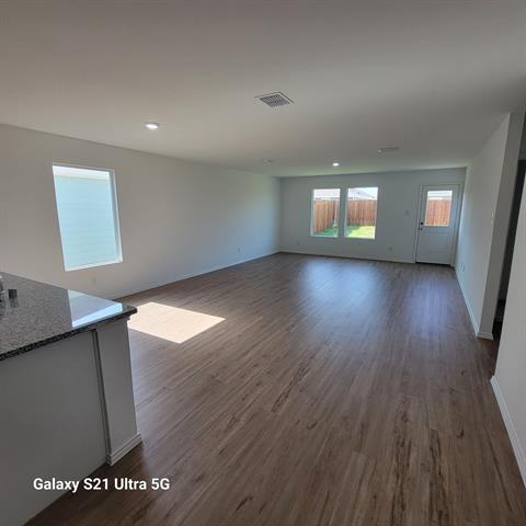 Foto del edificio - 318 Mahogany Ln