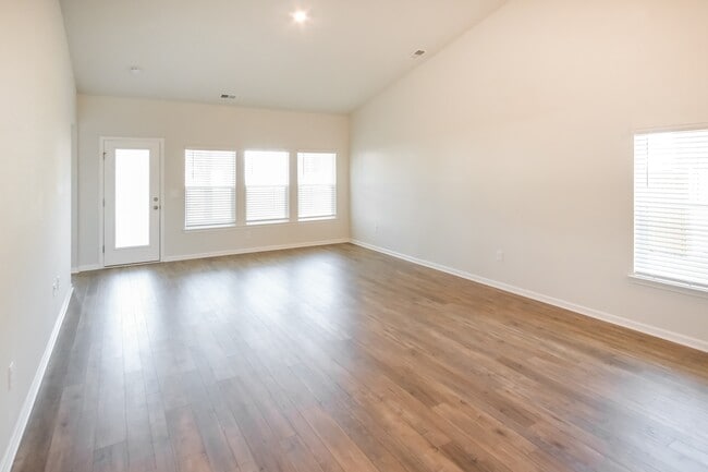 Foto del edificio - 492 Craigflower Ct