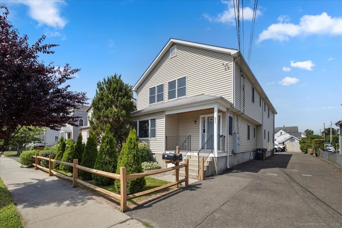 Foto principal - 257 Seaside Ave