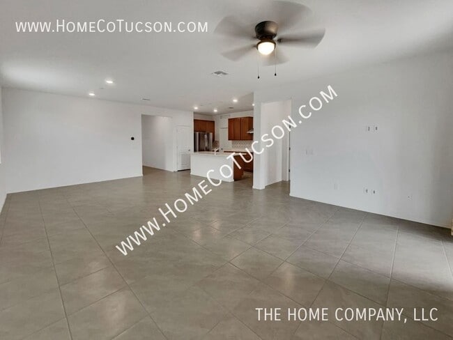 Building Photo - 5618 W Monterey Dr