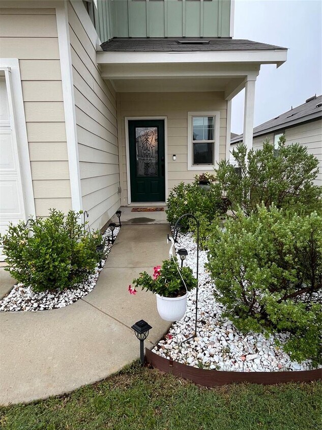 Foto principal - 208 Prairie Falcon Wy