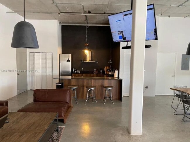 Foto del edificio - 250 NW 23rd St
