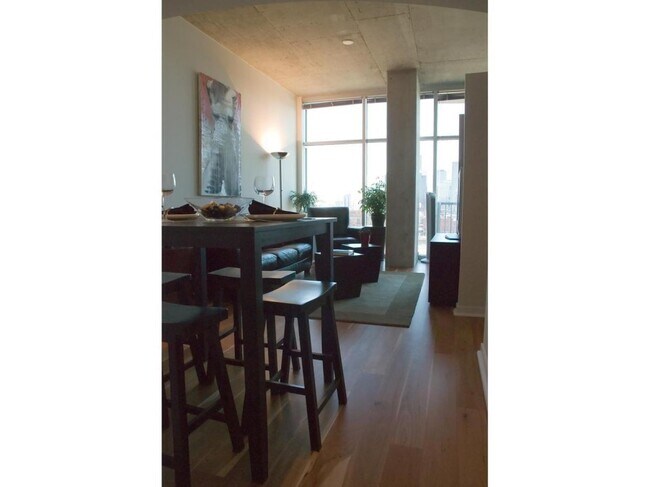 Foto del edificio - 1700 Bassett St
