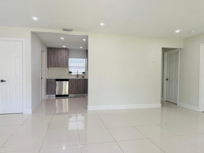 Foto del edificio - 4640 NE 5th Ave