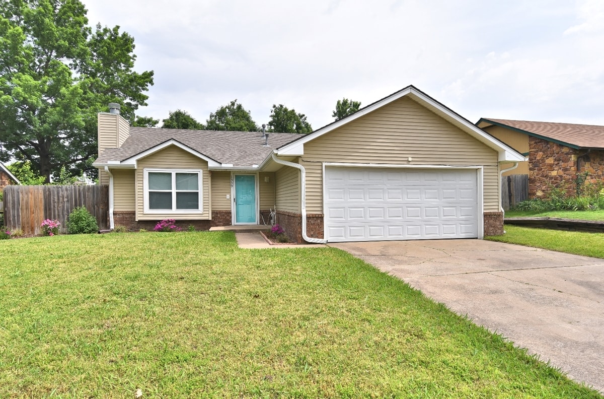Primary Photo - 1339 E 138th Pl