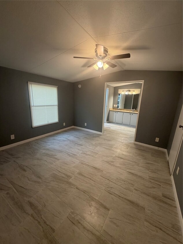 Building Photo - 15476 Esther Dr