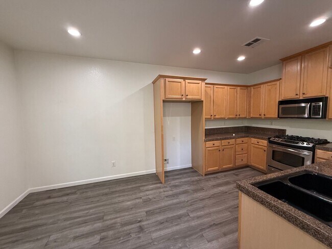 Foto del edificio - 2279 Coffeeberry Rd
