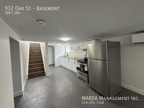 Building Photo - 932 Oak Ave