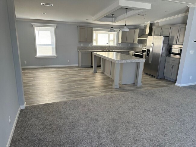 Building Photo - 15591 Charmwood Dr