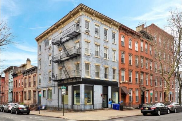 Primary Photo - 200 Bloomfield St