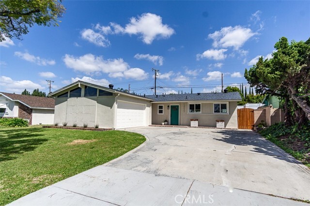 Building Photo - 14437 La Pluma Dr