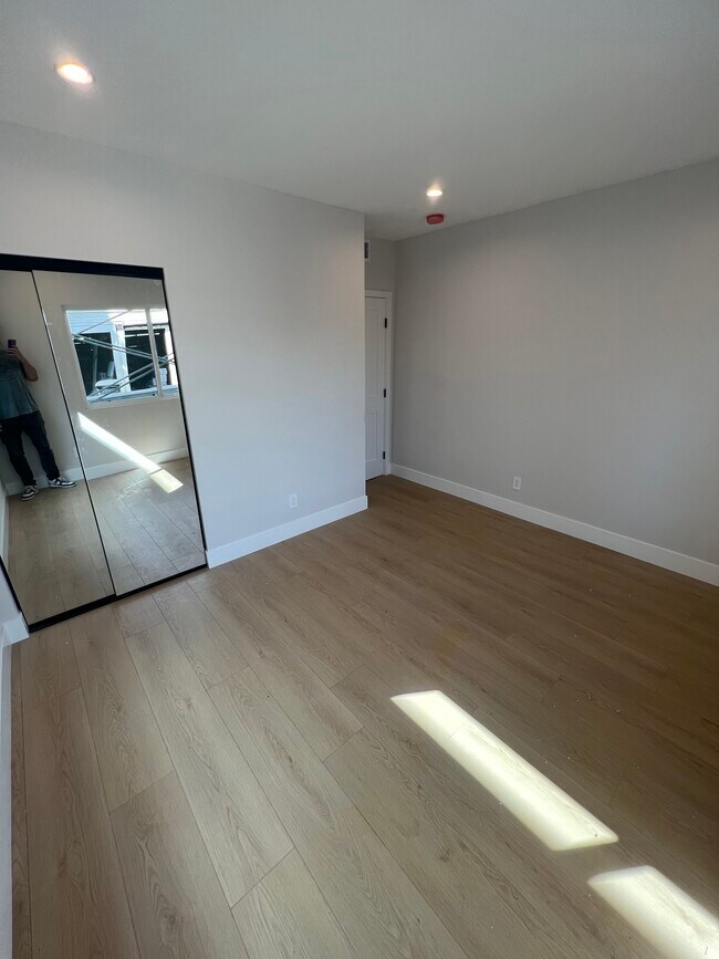 Foto del edificio - 1834 N Van Ness Ave