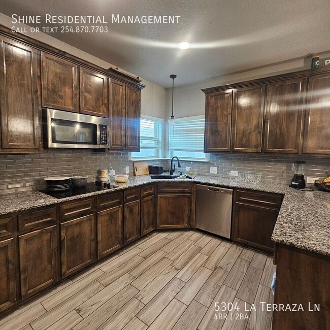 Building Photo - 5304 La Terraza Ln