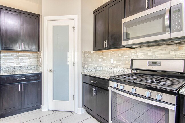 Foto del edificio - Eastside Beautiful 3 bed/2 baths for RENT