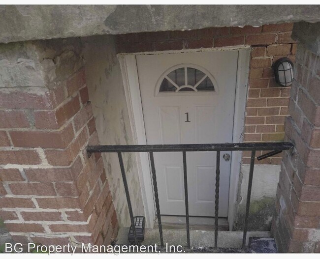 Building Photo - 2 br, 1 bath House - 6414 Fairdel Avenue A...