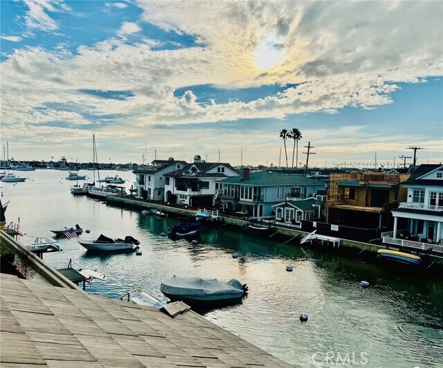 Building Photo - 118 Grand Canal