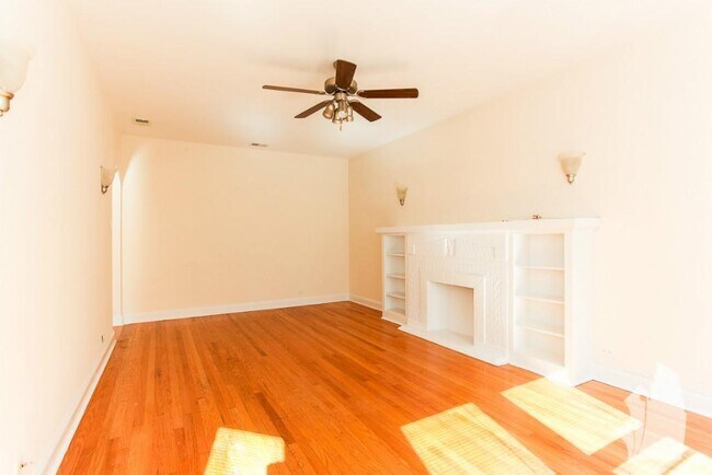 Foto del edificio - 3426 W Parker Ave