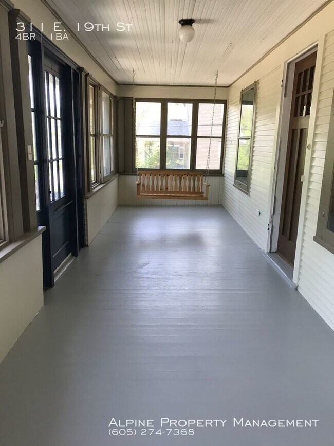 Foto del edificio - 311 E 19th St