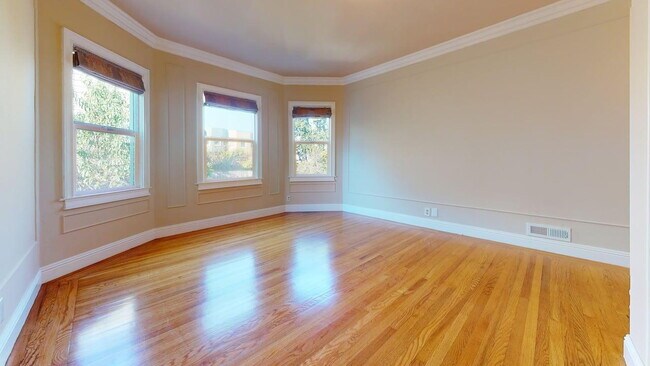 Foto del edificio - "Charming 4-Bed, 4-Bath Oasis in San Francisco with 1,963 Sq Ft of Comfort!"