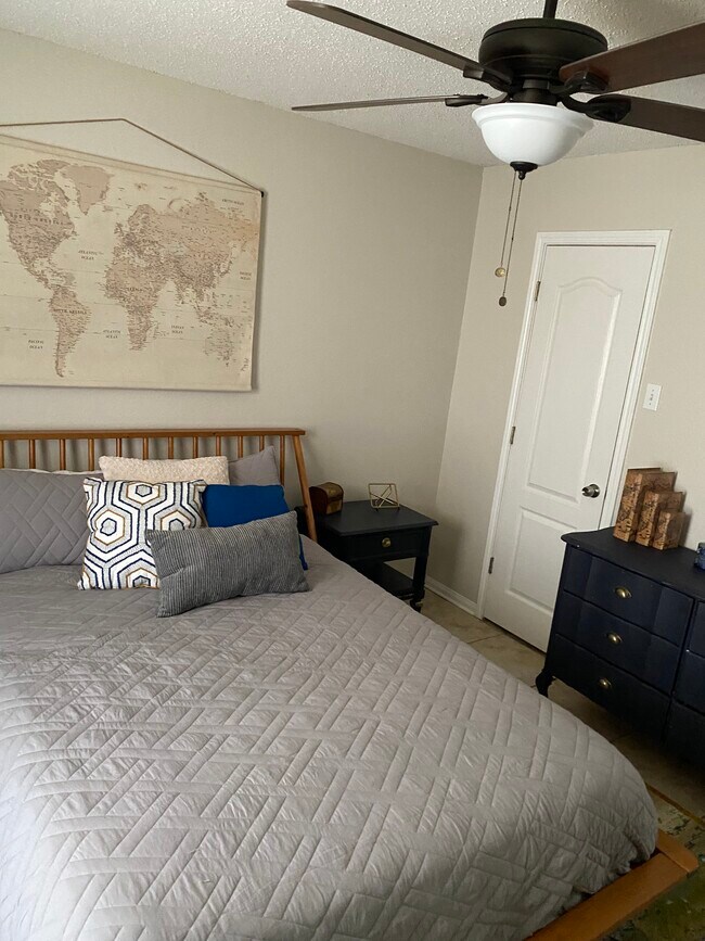 Foto del edificio - 2736 Elk Rd