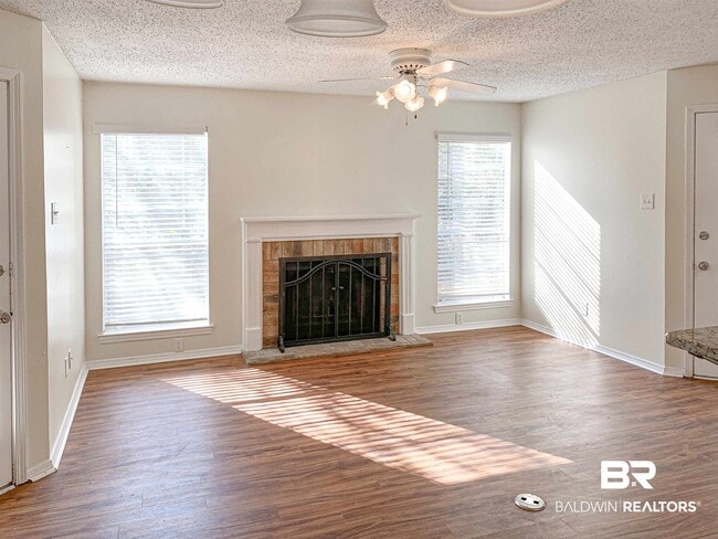 Building Photo - 5608 Cottage Hill Rd
